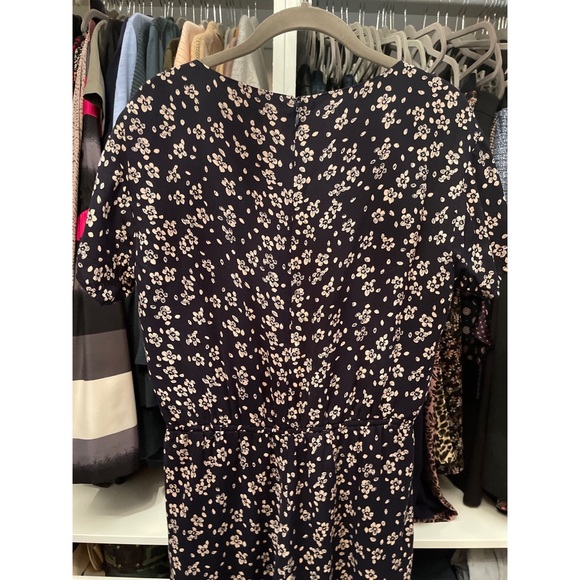 Short Sleeve Floral Jumpsuit with Tapered Legs and Elasticized Waist. - Picture 5 of 10